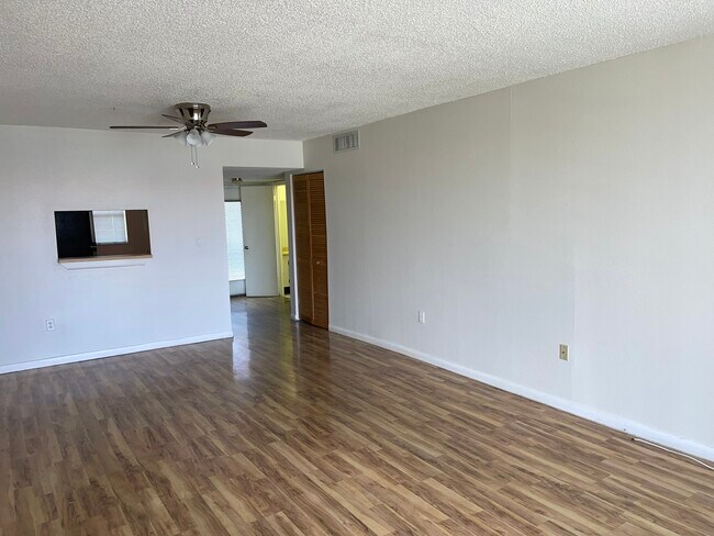 Foto del edificio - 1820 N Lauderdale Ave