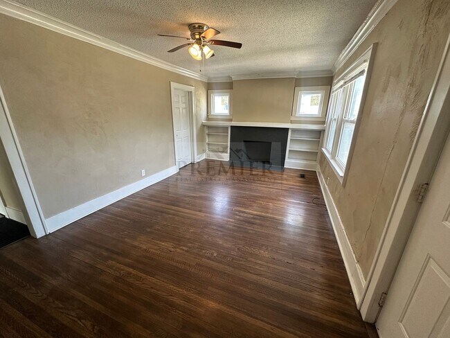 Foto del edificio - Rent $895 -5646 Lydia Ave, Kansas City, MO...