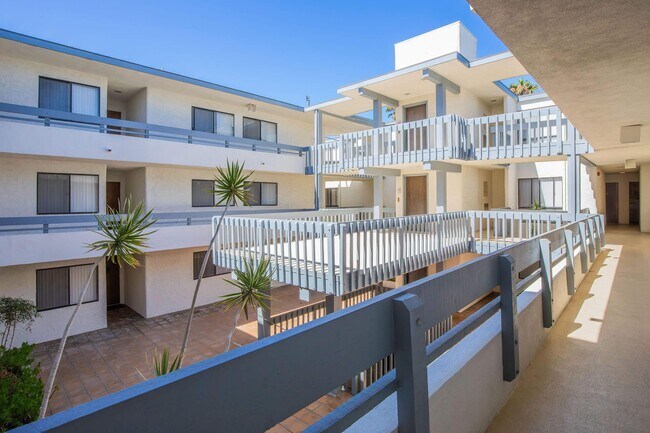 Foto del edificio - Riviera Vista Apartments