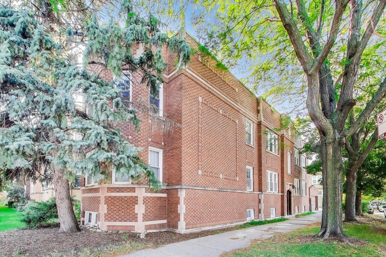 Foto principal - 3921 N Long Ave