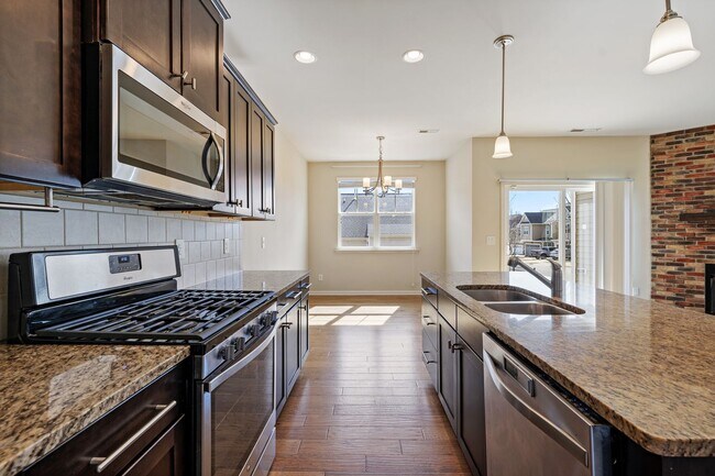 Foto del edificio - Available Now! 3 Bedroom, 2.5 Bathroom in ...