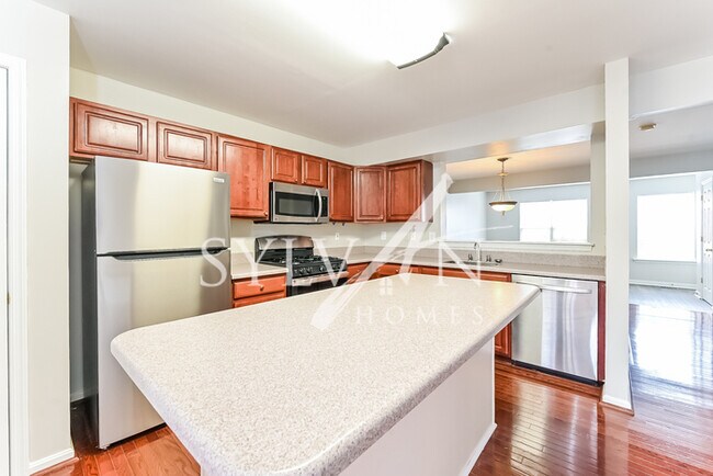 Foto del edificio - Welcome home to this lovely 3 bedroom, 2.5...