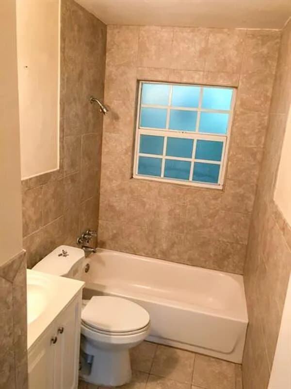 Photo - 212 E Drury Ave Apartment