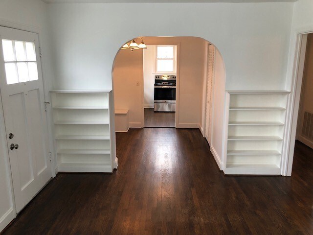 Foto del edificio - 2 Bed, 1 Bath Home Minutes from Airport an...