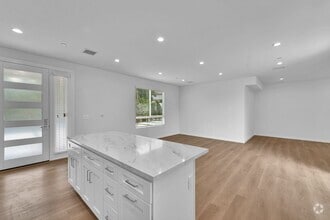 Building Photo - 8720 Silver Way