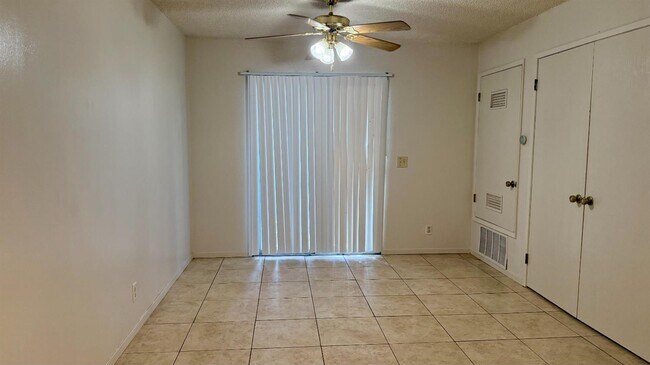 Foto del edificio - 125 Skaggs St