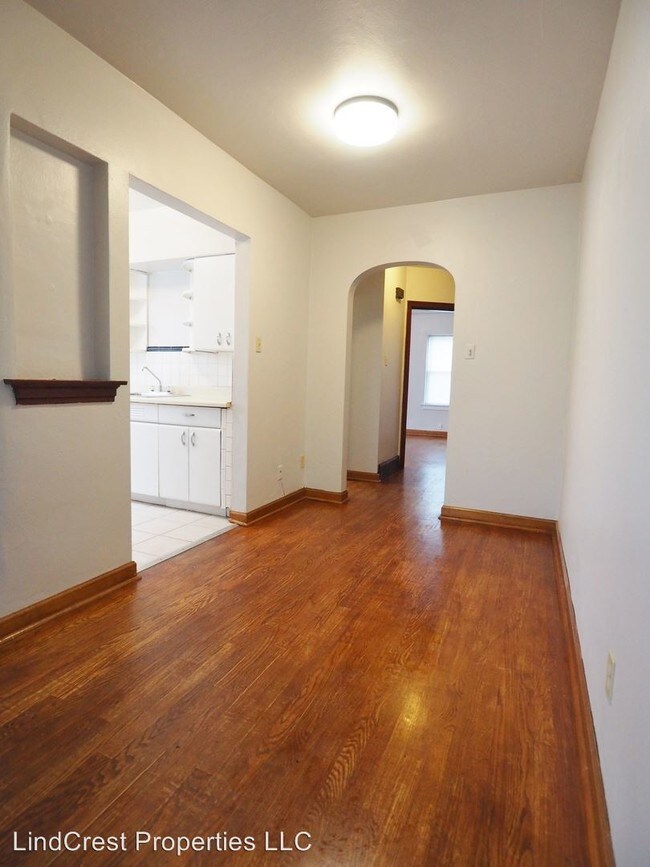 Building Photo - 4637 Jamieson Ave
