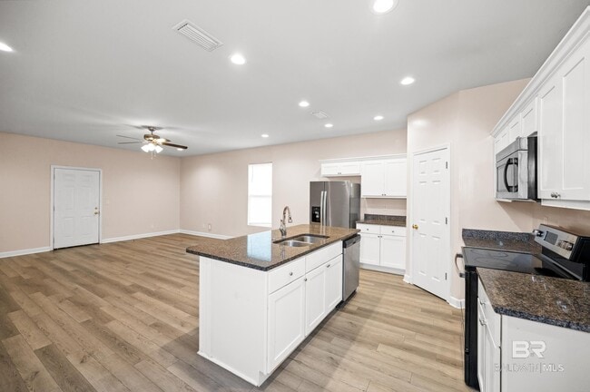 Building Photo - 3816 Chesterfield Ln