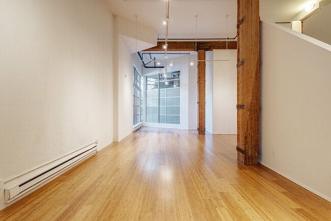 Building Photo - 461 2nd St