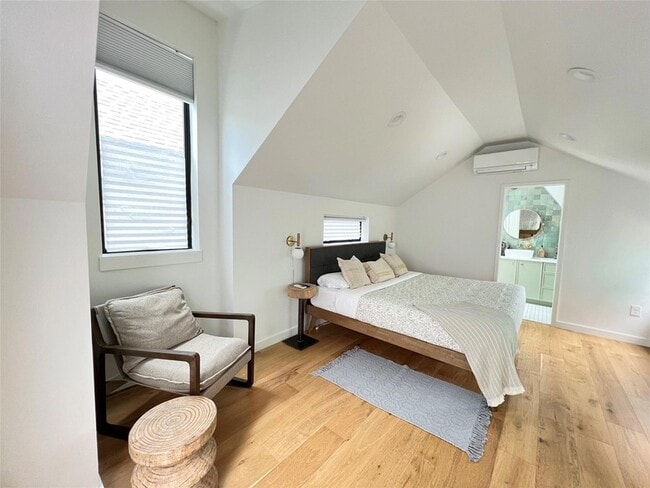 Building Photo - 1100 Brass St