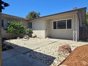 Building Photo - 941 Miller Ave