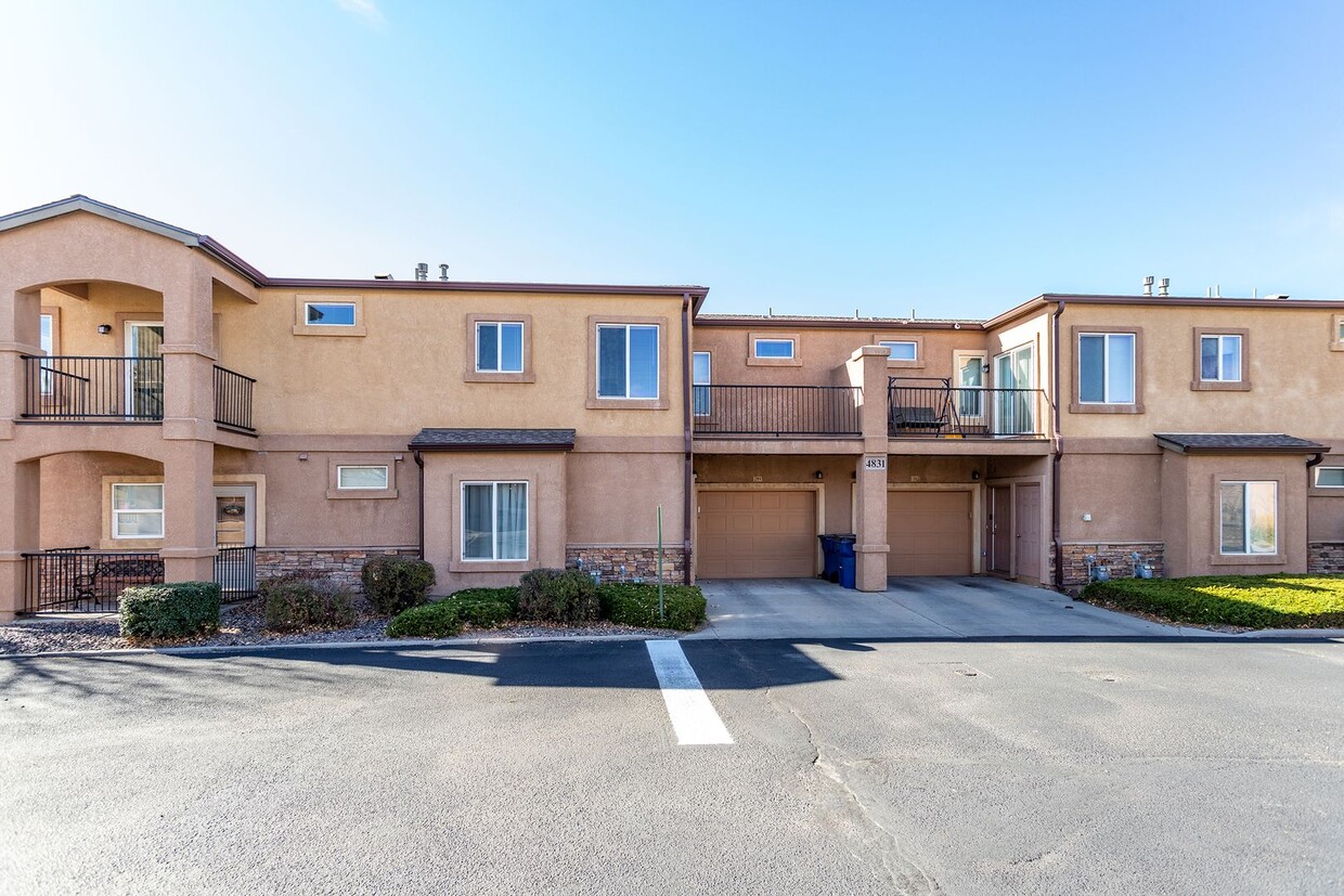 Beautiful Ranch-Style Condo with Attached Garage!! - Beautiful Ranch-Style Condo with Attached ...