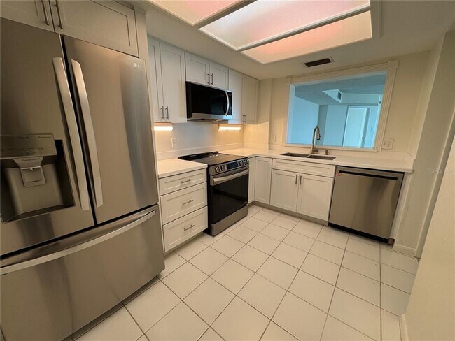 Building Photo - 2611 Bayshore Blvd