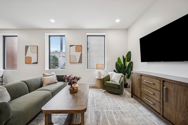 Building Photo - The Beacon Building