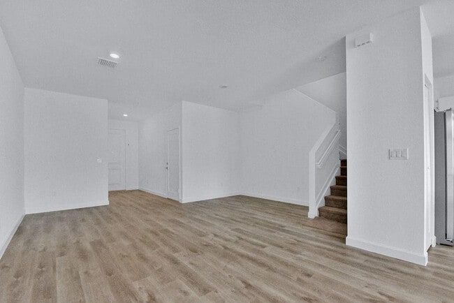 Foto del edificio - 4074 Highland Oaks Dr