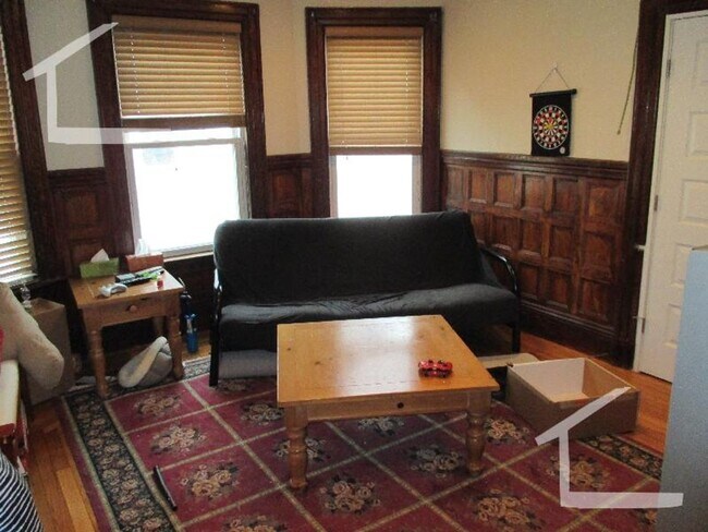 Building Photo - No Brokers Fee, Pets Friendly, High-End Appliances, In Unit Washer and Dryer, Fully Renovated