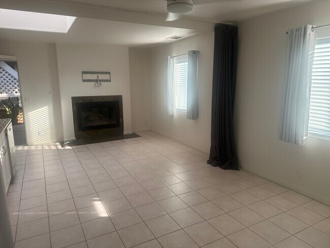Foto del edificio - 4924 Park Dr