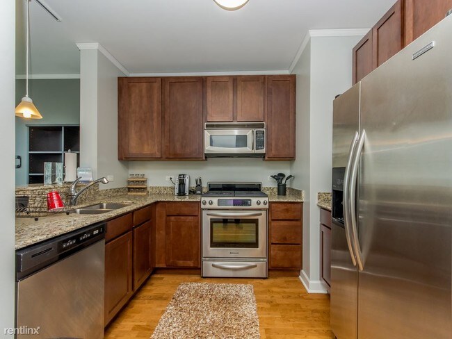 Building Photo - 450 E Waterside Dr