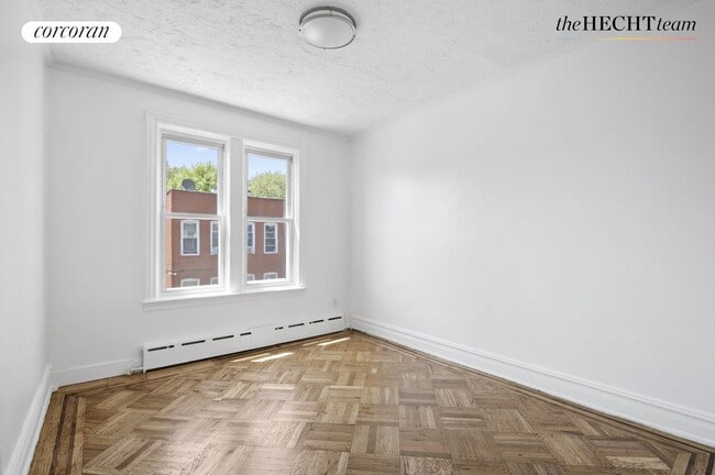 Building Photo - 216 E 93rd St