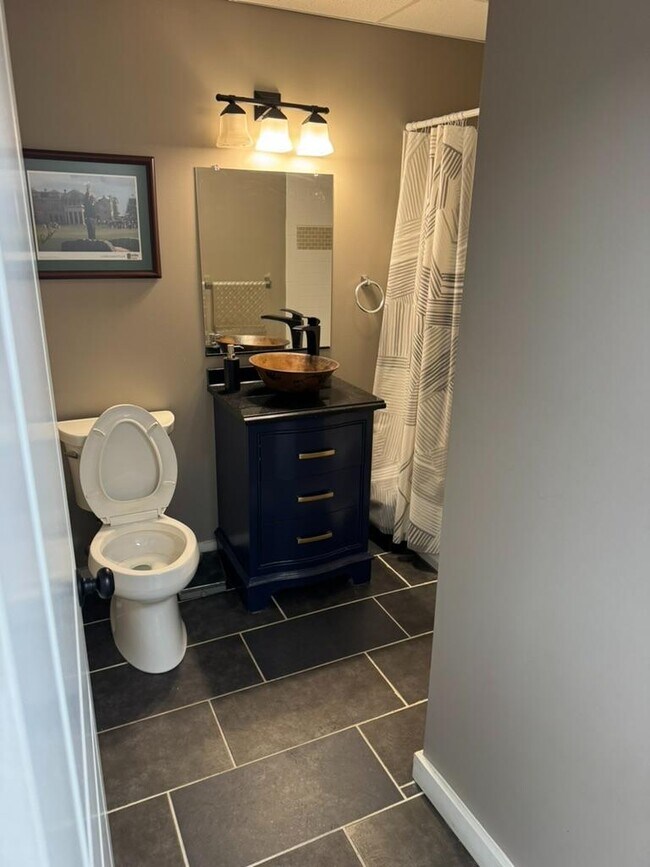 Photo - 911 James St Apartment