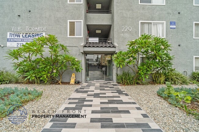 Foto del edificio - 229 S. Normandie Ave.