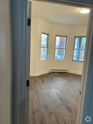 Building Photo - 181 Neptune Ave