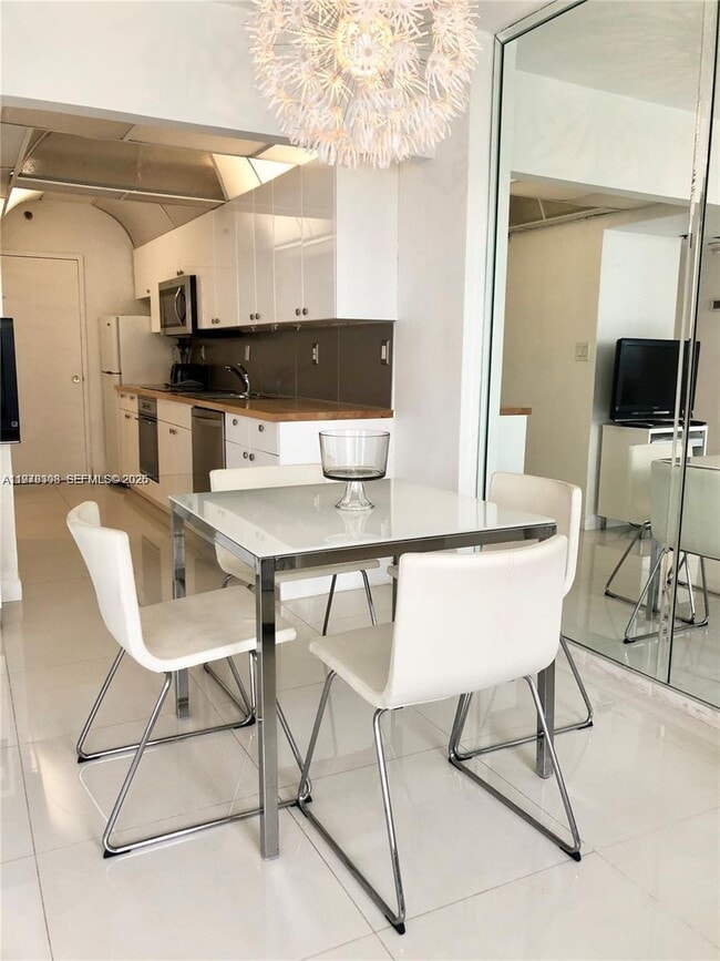 Foto del edificio - 100 Lincoln Rd