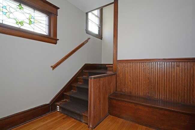 Building Photo - 814 Grand Ave