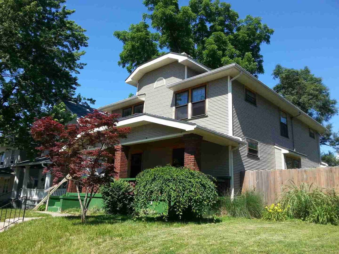 6 Bed, 2 Bath Remodeled Large Home <2 mi t... - 6 Bed, 2 Bath Remodeled Large Home 