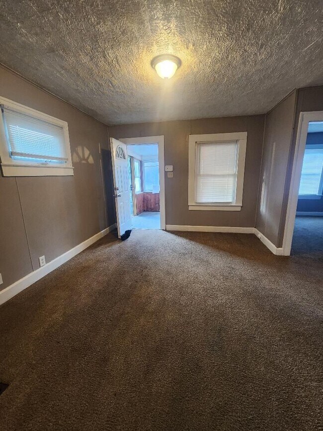 Foto del edificio - Westside 4 Bedroom Home Near MLK and 16th ...