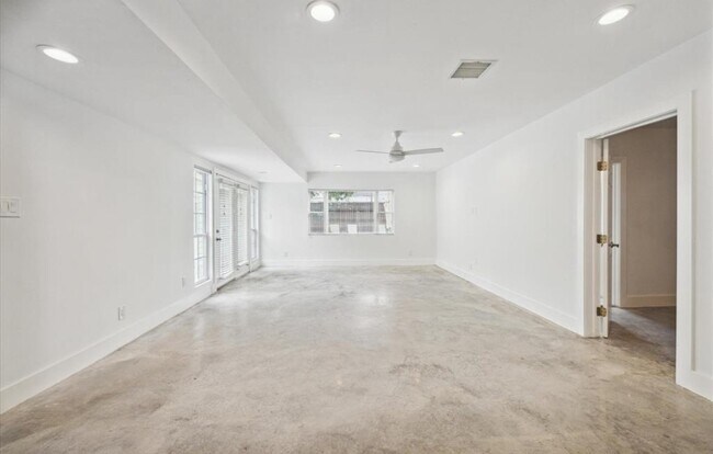 Foto del edificio - 3818 Childress St