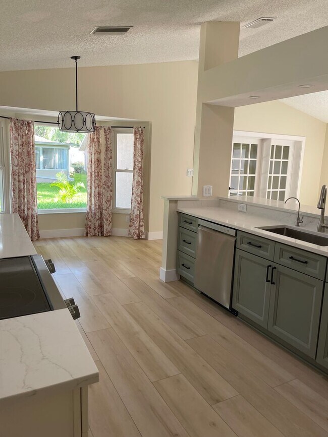 Foto del edificio - 8143 Laurel Green Dr