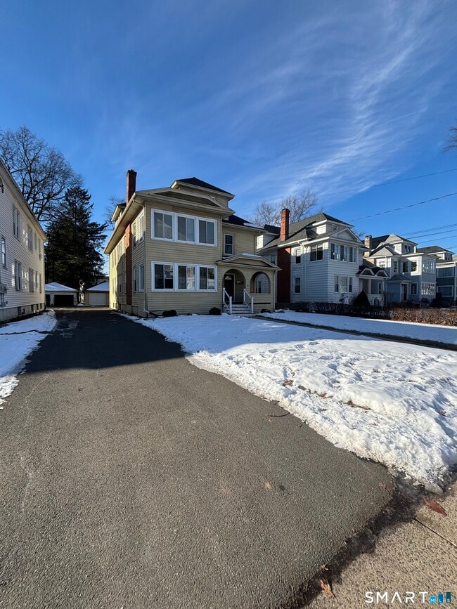 Building Photo - 9 Bretton Rd