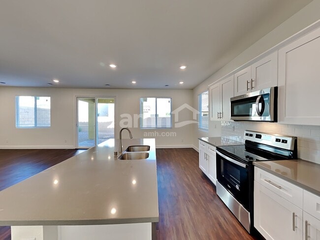 Building Photo - 8850 Carmine Cob Ave