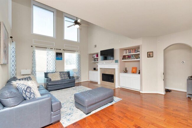 Foto del edificio - 26511 Cresent Cove Ln