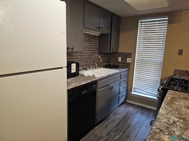 Building Photo - 1504 Layton Ct