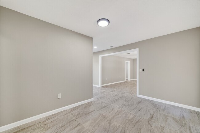 Foto del edificio - 7814 Pin Oak Dr