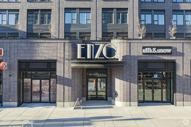 Building Photo - Enzo