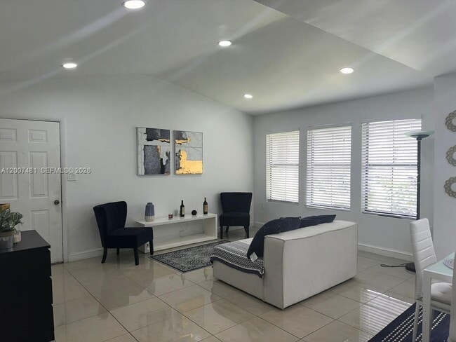 Foto del edificio - 15560 SW 104th Terrace