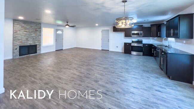 Building Photo - 1100 SW 70th St