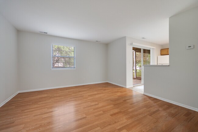 Foto del edificio - 546 E Shag Bark Ln