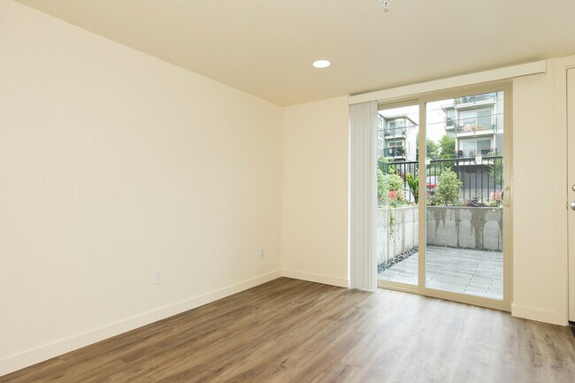 Foto del edificio - 2237 NW 59th-1
