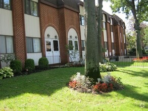Building Photo - 731 Chestnut St