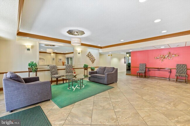 Building Photo - 5250 Valley Forge Dr