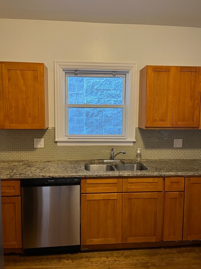 Foto del edificio - 5115 N Western Ave