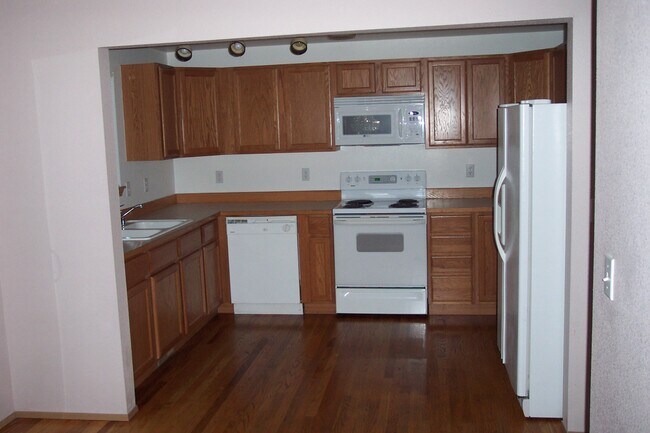 Building Photo - 808 W Main