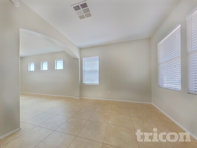 Building Photo - 7413 S 40th Ln