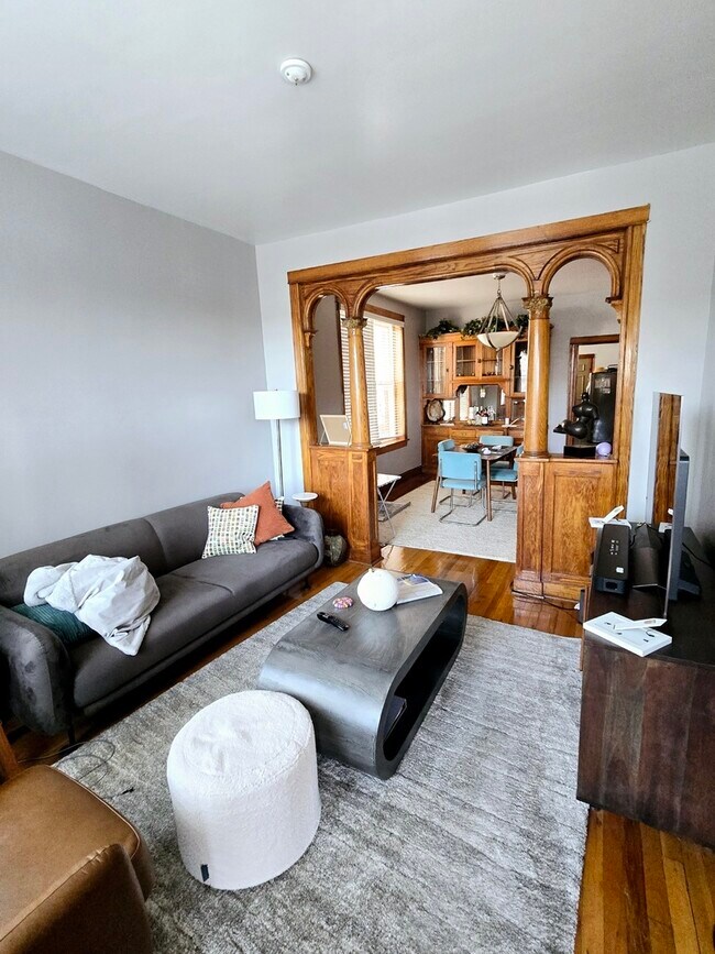 Foto del edificio - 919 N Leavitt St