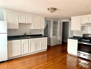 Building Photo - 136 Wrentham St