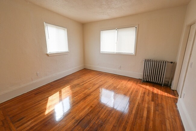 Building Photo - 114 Amory St